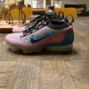 Nike Womens Pink and Blue Sneakers